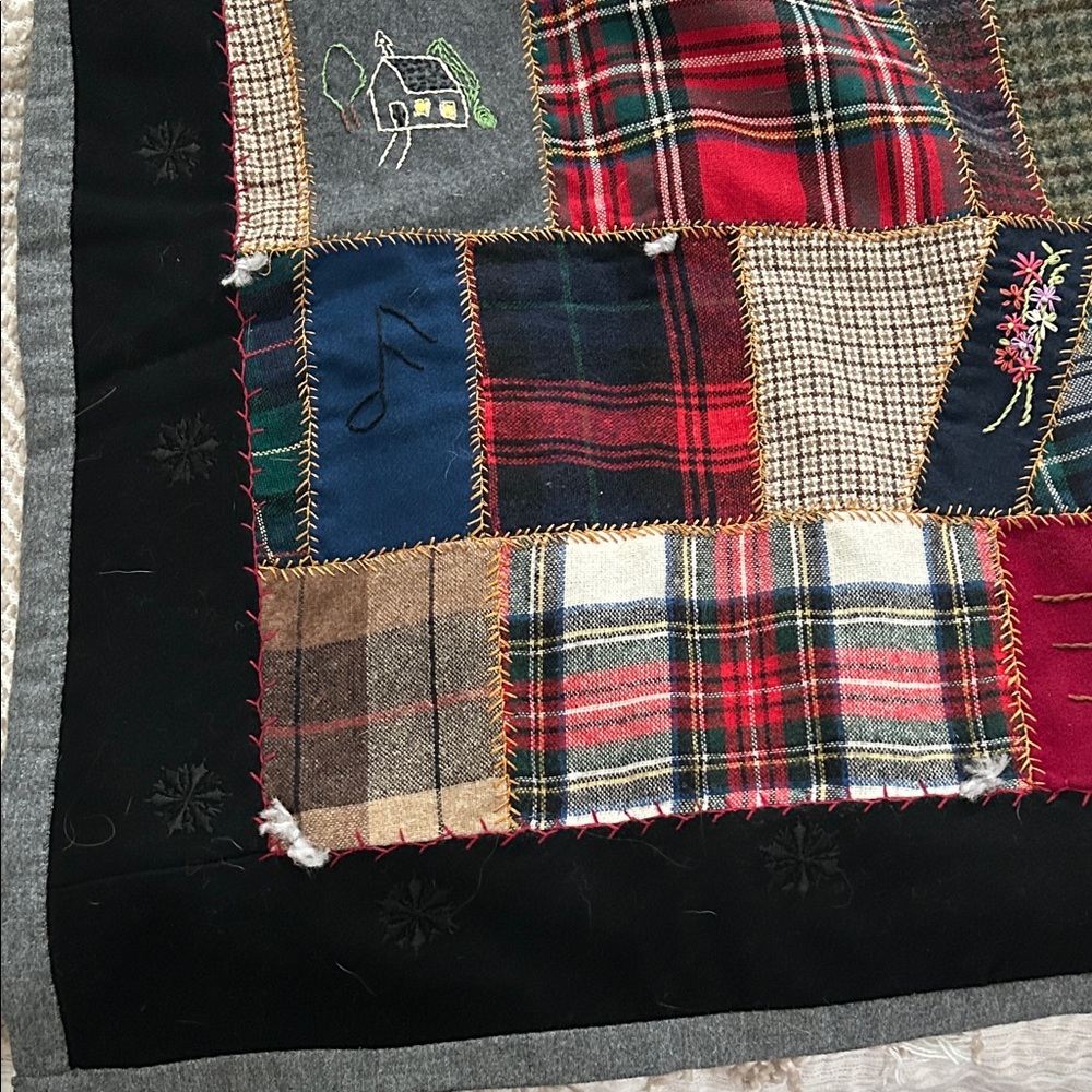 Tartan & Plaid handmade “family story”Patchwork Quilt with Plaid and Embroidery - Picture 2 of 15